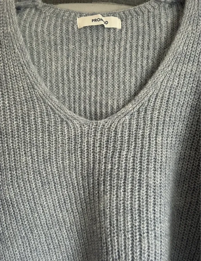 Pull col V Promod taille M - photo numéro 2