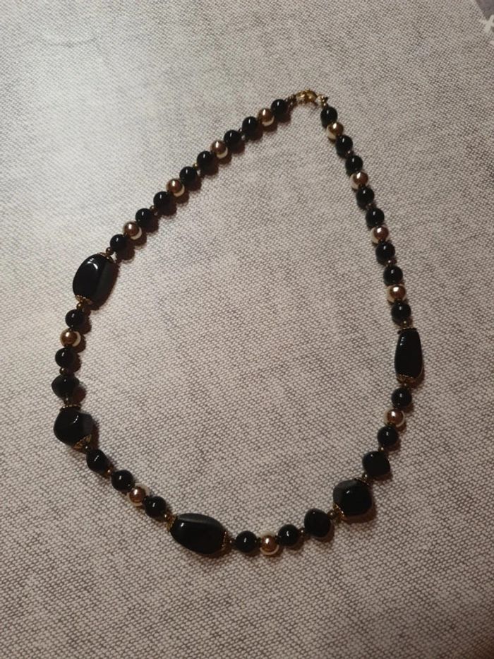 Collier noir et or - photo numéro 2