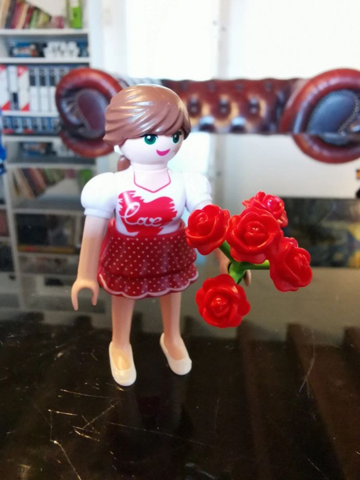 Playmobil fille au bouquet