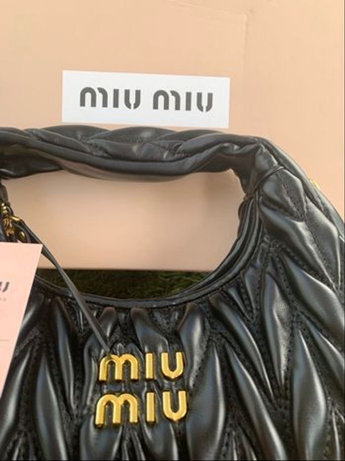 Sac Miu Miu – Cuir matelassé noir – État neuf - photo numéro 7