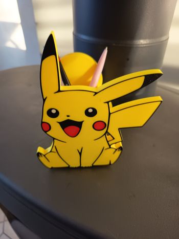 Pot à crayons pikatchu