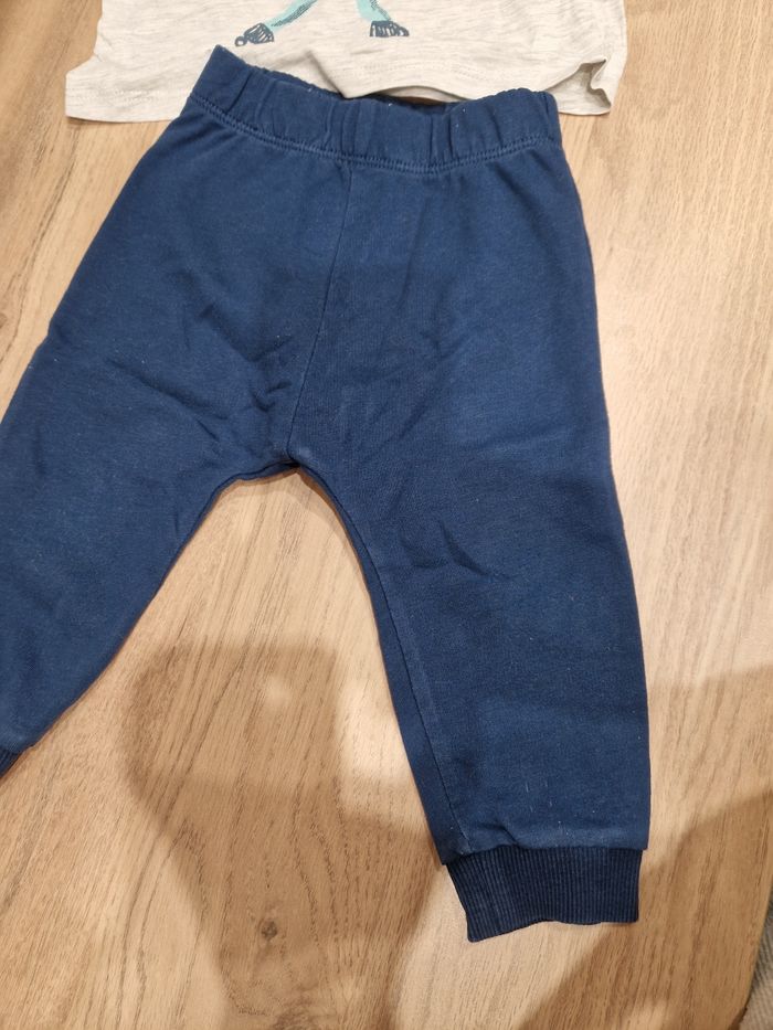 Pyjama 2 pièces 9 mois - photo numéro 3