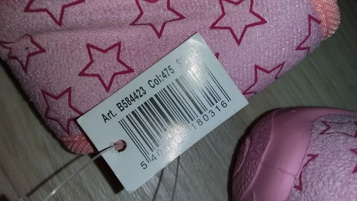 Chaussons neufs étiquetés - photo numéro 3