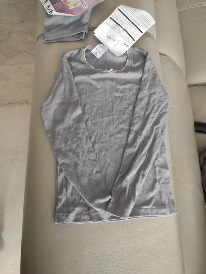 Lot sous vêtements chauds 6/8ans neufs - photo numéro 4