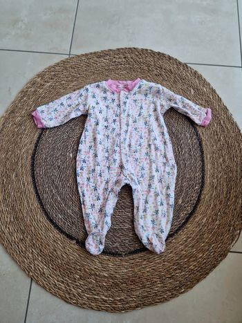 Joli pyjama taille 3 mois