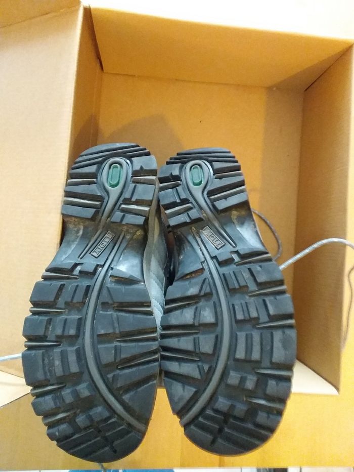 Chaussures de randonnée Aigle pointure 37 - photo numéro 3