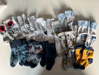 Lot 17 paires de chaussettes bébé