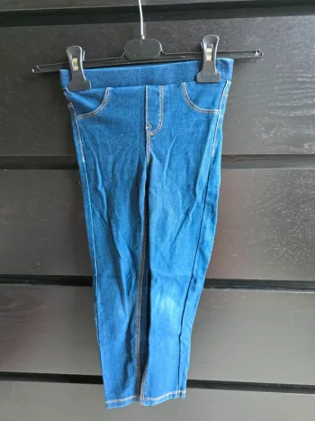 pantalon fin en jeans Kiabi