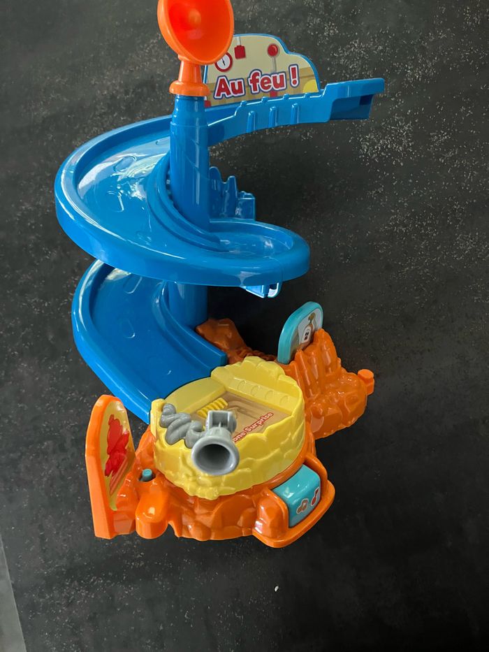 Caserne tut tut land Vtech - photo numéro 4