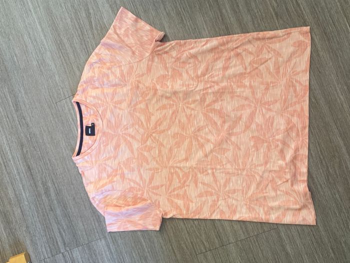 tee-shirt