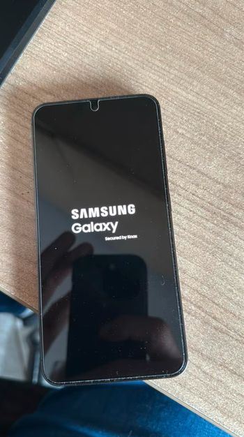 Samsung S24