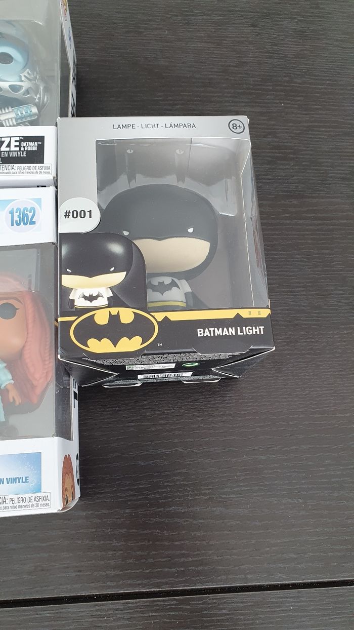 Figurines Pop et Batman lumineux - photo numéro 6