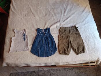 Lot de 3 vêtements fille taille 4a