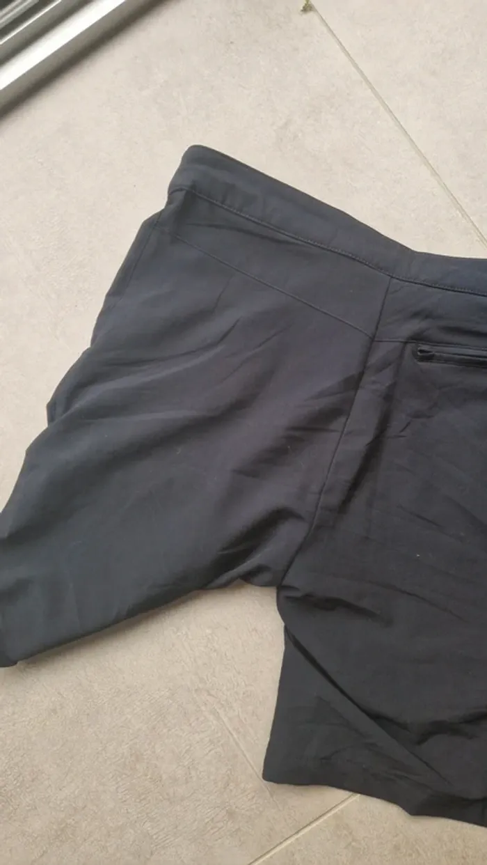 Beau short noir Colombia taille l tres bon etat - photo numéro 7