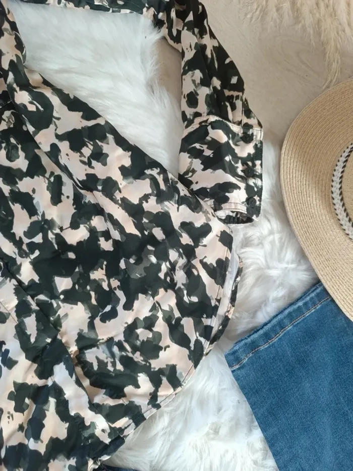 Jolie blouse H&M taille 36 - photo numéro 3