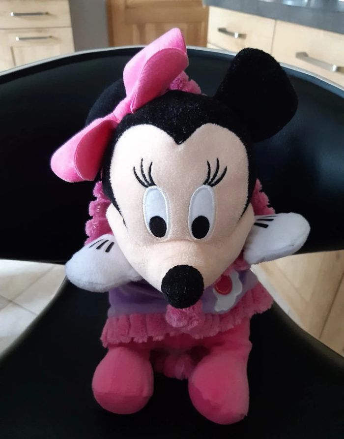 peluche disney minnie avec sa couverture en parfait état - photo numéro 2