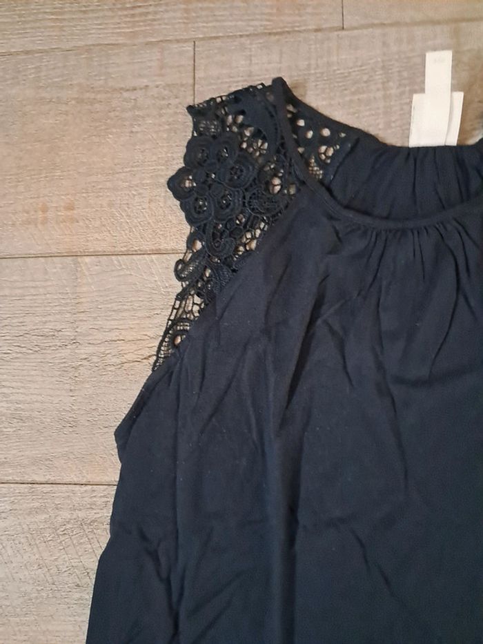 Haut broderie - photo numéro 3