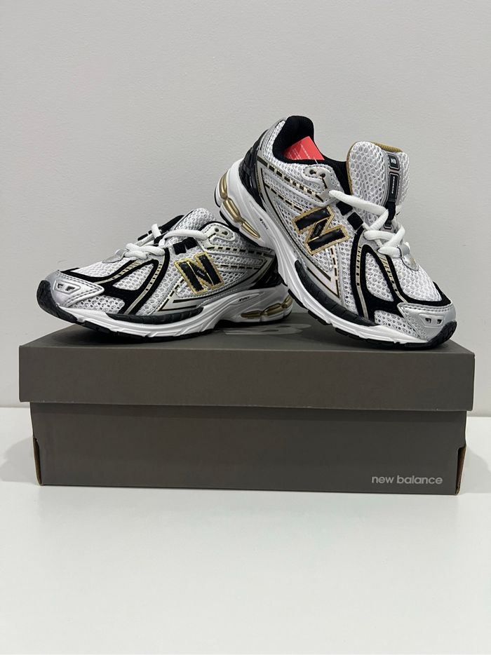 Chaussure New Balance 1906