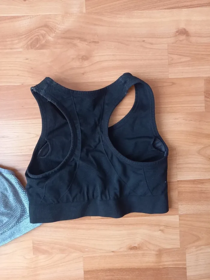 Lot deux brassières de sport - photo numéro 2