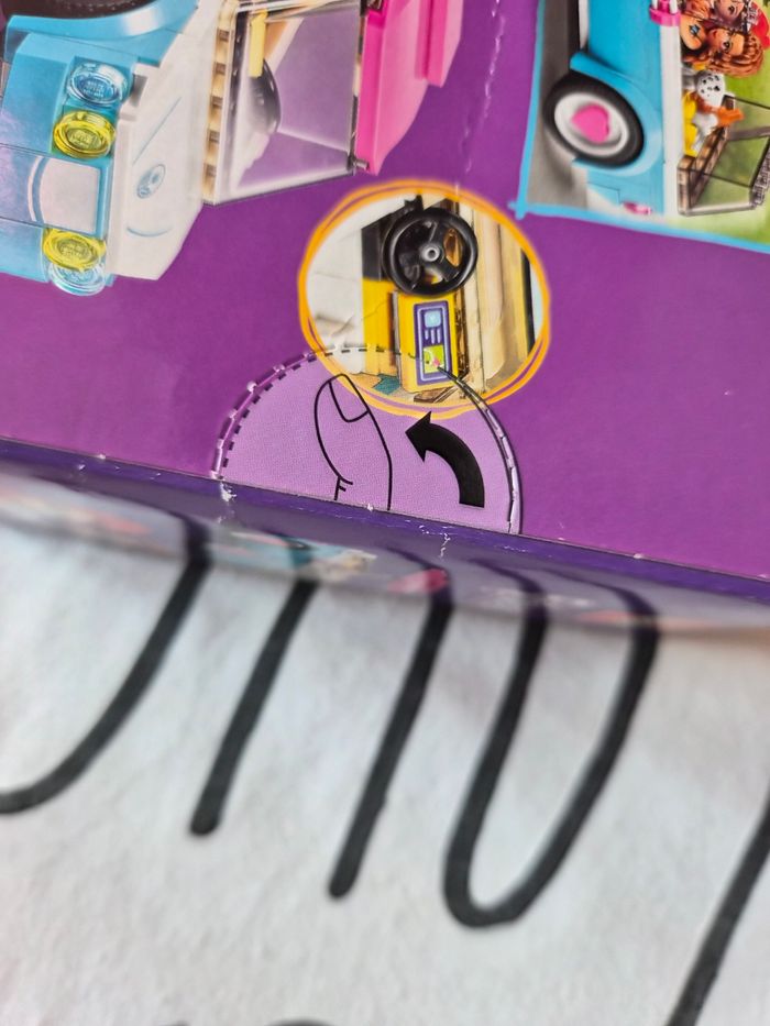 Jeu de construction Lego 41443 Friends La Voiture Electrique d’Olivia - photo numéro 4