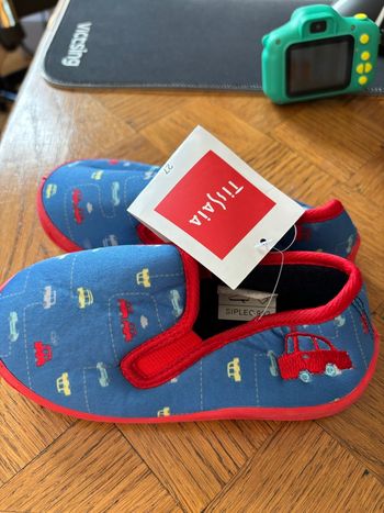 Chaussons motifs voiture