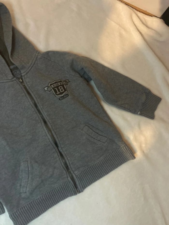 Gilet / pull garçons - photo numéro 2