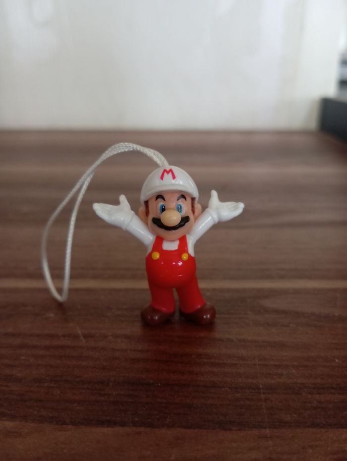 Mini Figurine Nintendo Super Mario Feu 4cm