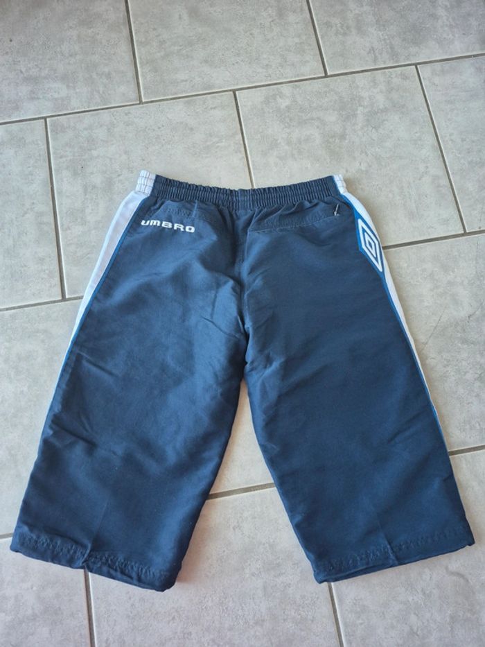 Bermuda umbro taille 13/14 ans - photo numéro 2