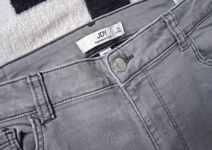 Jean gris Taille 42 - photo numéro 3