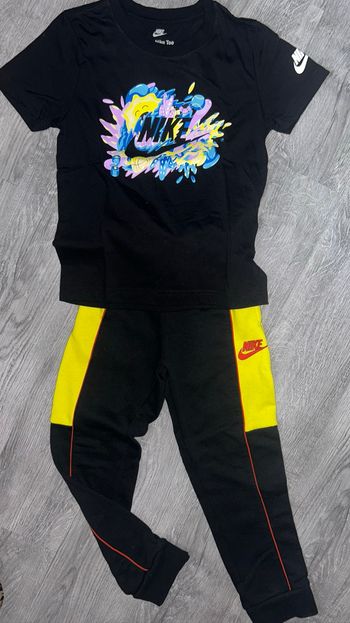 Ensemble Nike