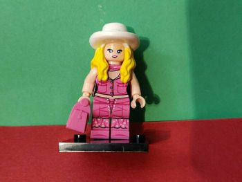 Barbie + sac à main+ socle - Figurine Compatible