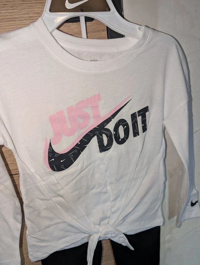 Ensemble Nike. 6 ans. Neuf - photo numéro 2