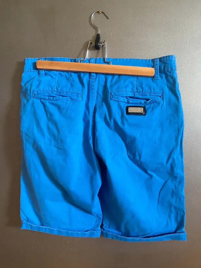 Short Billtornade bleu ciel - photo numéro 2