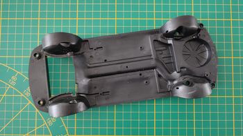 Châssis inférieur pièce détachée miniature Burago Renault Megane Sport 1/18 1/18e 1/18ème #B52