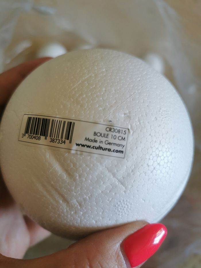 Lot de boules en polystyrène neuves - photo numéro 3