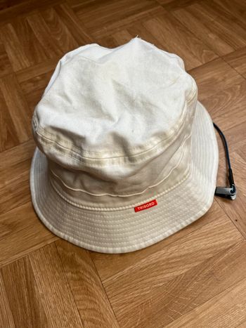 Chapeau bob blanc Tribord avec lacets