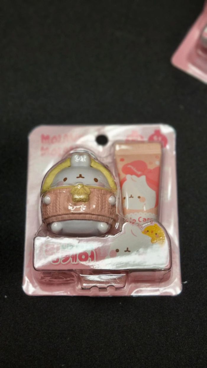 Baume à Lèvre & Figurine Molang – Ultra Rare, New with Tag, K-Beauty Collectible South Korea - photo numéro 3