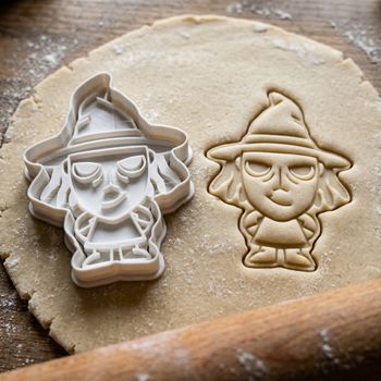 Emporte-pièce Petite Sorcière - Découpoir Biscuit Sablé Pâte à Sucre Halloween