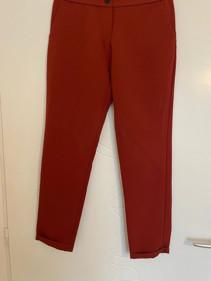 Pantalon court 7/8 style chino infroissable rouge orange rouille bas revers taille M - photo numéro 3