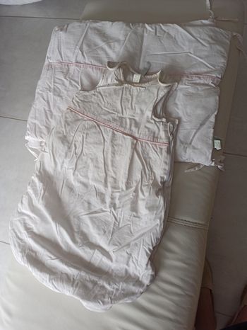 Tour de lit et gigoteuse assortie