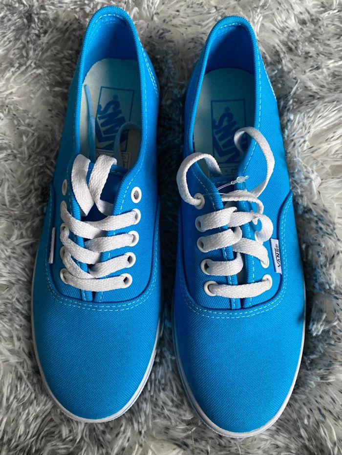 Chaussures neuves VANS - taille 36.5 - photo numéro 3