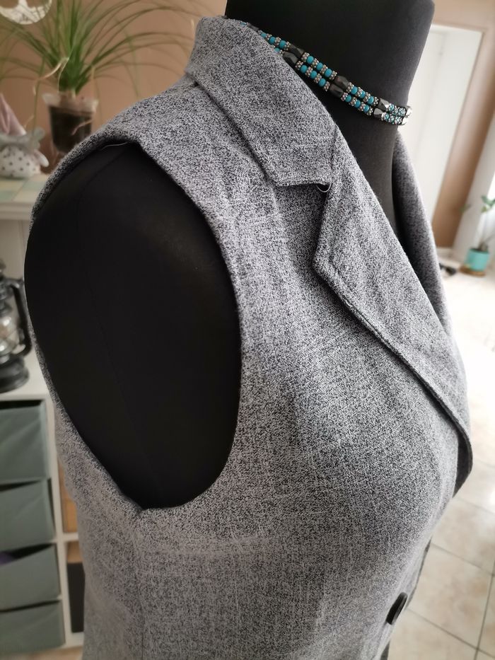 Robe droite neuve T36.38. - photo numéro 5