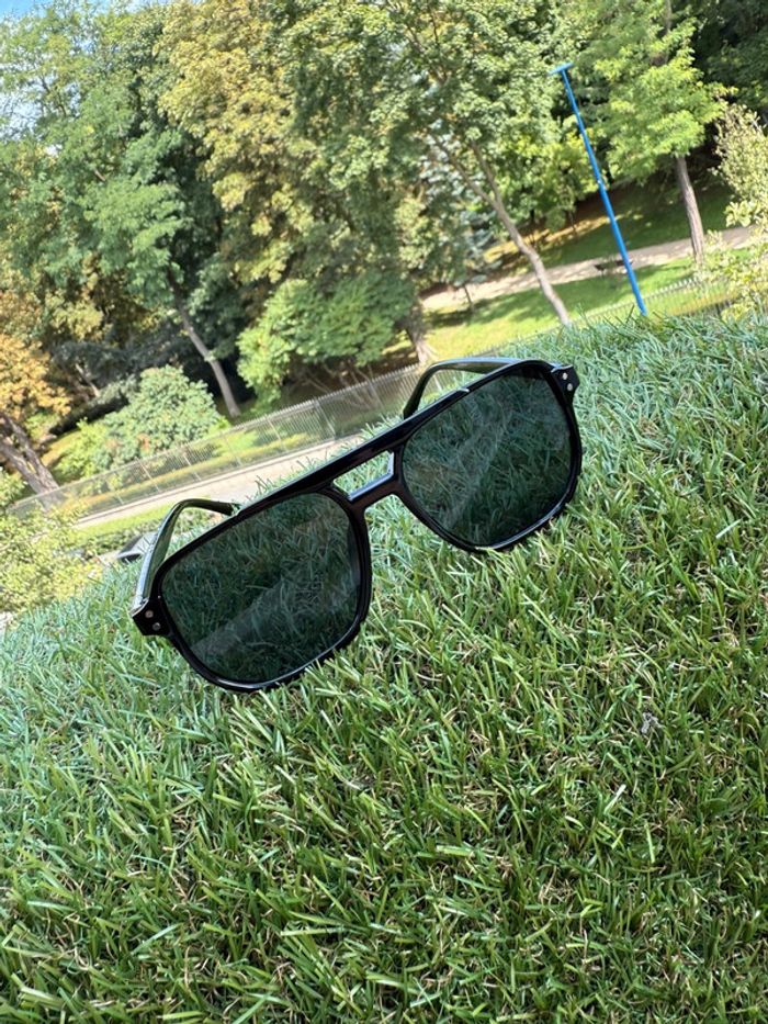 Lunette de soleil noire - photo numéro 2