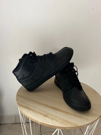 Jordan 1  mid triple black