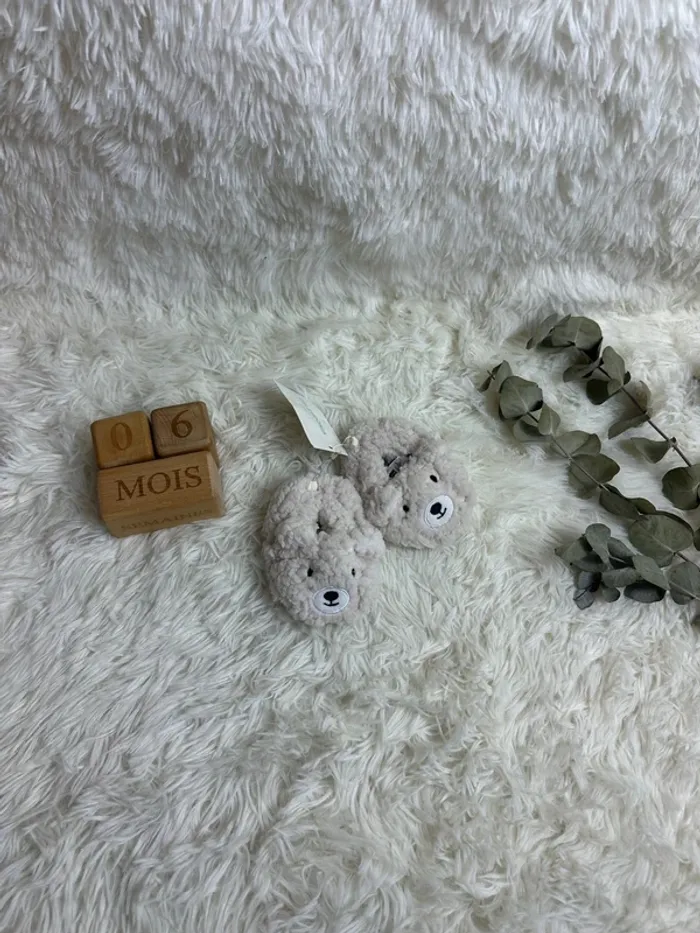 Paire de chaussons sherpa Calzedonia taille 6-12 mois