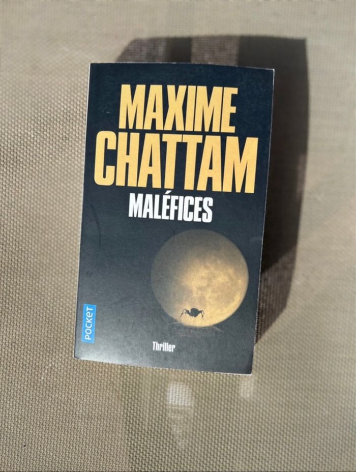 Livre policier adulte