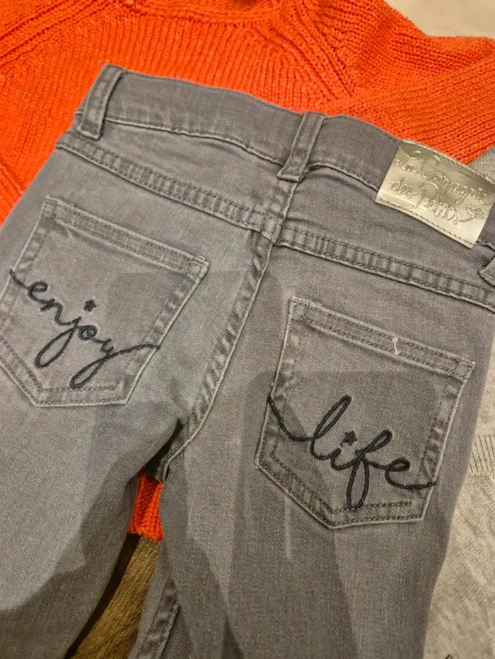 Lot de jean et 3 pull 3 ans - photo numéro 5