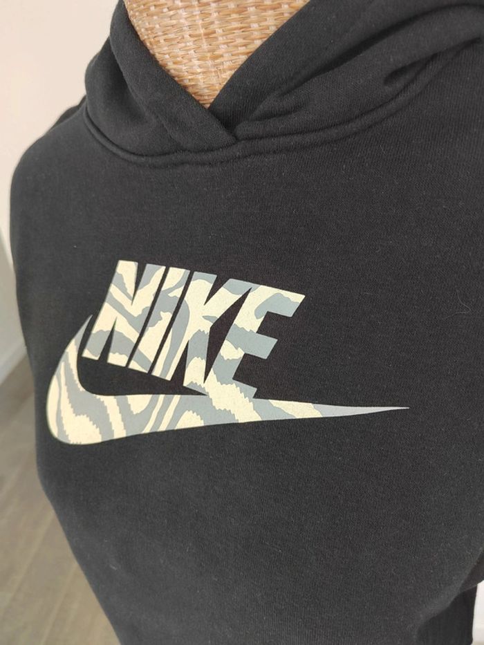 Sweat avec capuche Ecriture NIKE sur le devant Taille 156 - 166 cm Noir Excellent état - photo numéro 2