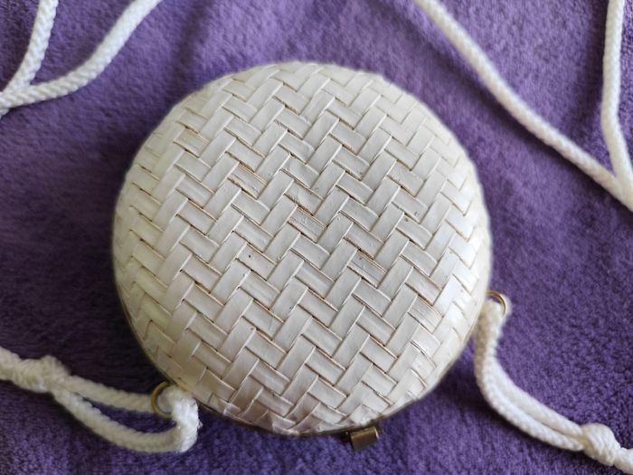 Petit sac enfant ou adulte rond boule blanc besace en paille tressée peinte vintage 70 - photo numéro 3