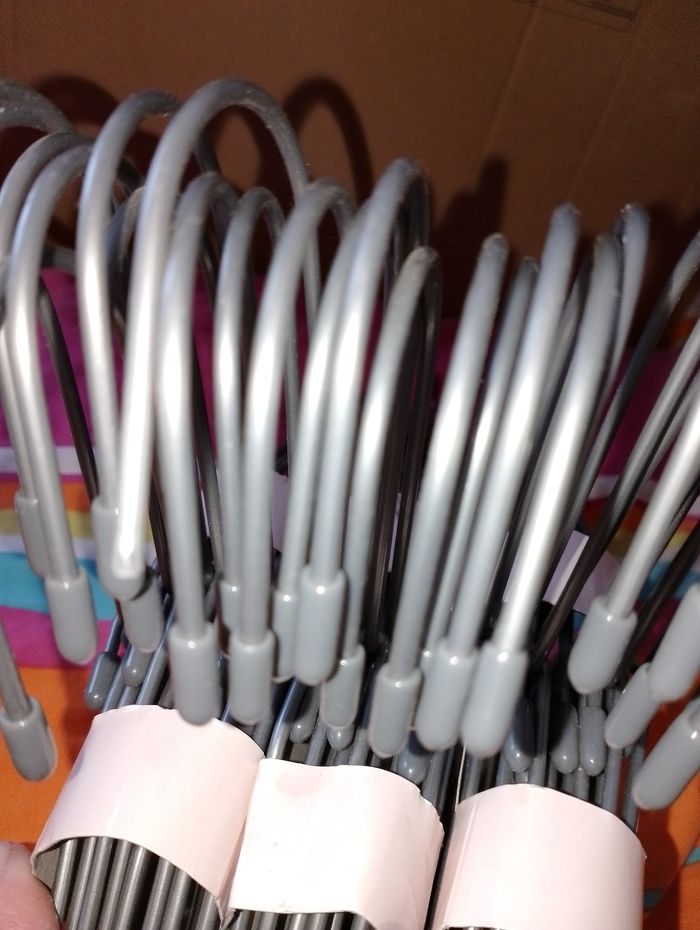 Lot de 10 cintres, portes manteaux neuf - photo numéro 6